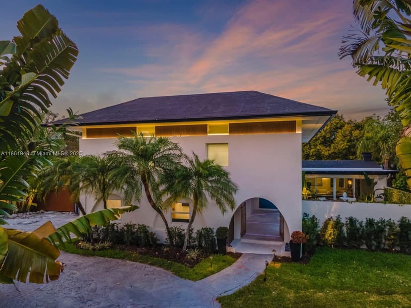 18490 SW 83rd Pl, Cutler Bay FL 33157