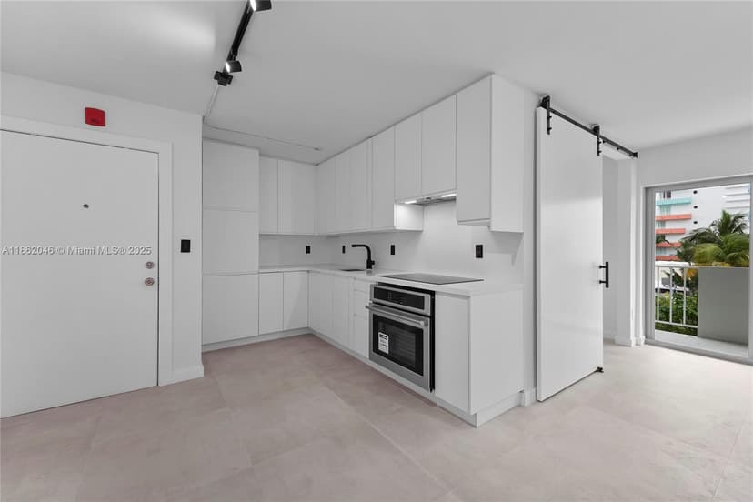 240 Collins Ave # 4A, Miami Beach FL 33139