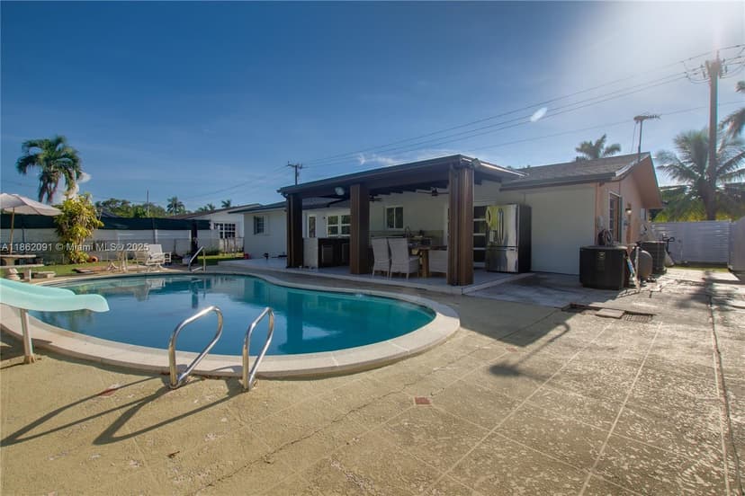 19701 SW 87 ave, Cutler Bay FL 33157