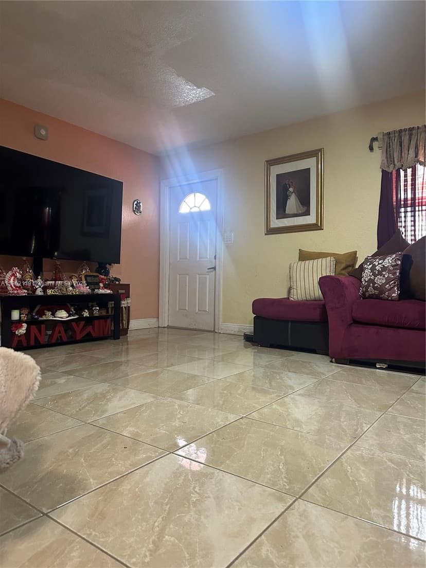 719 Harem Ave, Opa-Locka FL 33054
