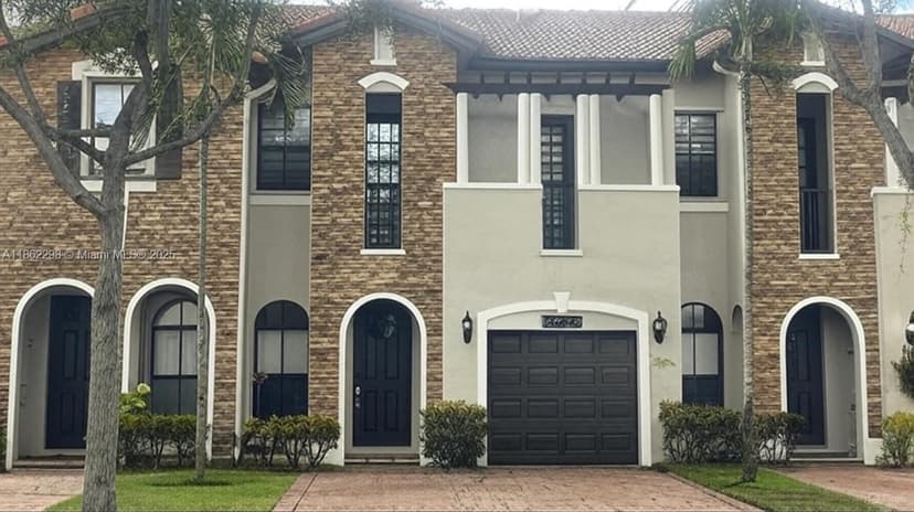 10330 NW 31st Ter, Doral FL 33172
