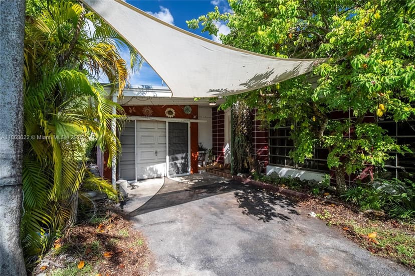 9241 Marine Dr, Cutler Bay FL 33189