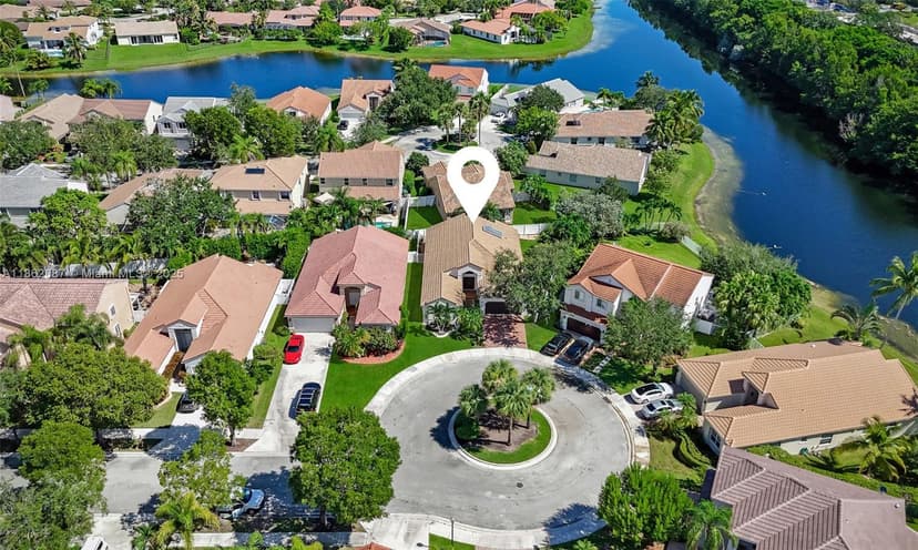 211 Cameron Ct, Weston FL 33326