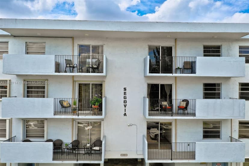 1221 SW 122nd Ave # 215, Miami FL 33184