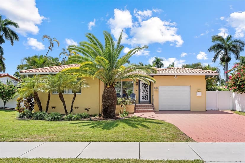 1426 Tyler St, Hollywood FL 33020