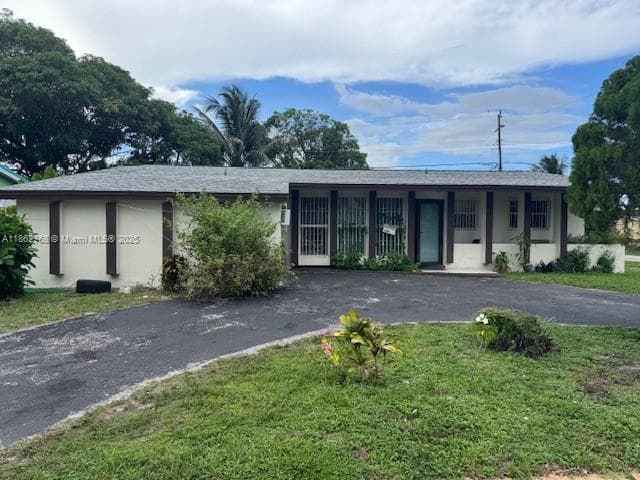 1301 NW 175th St, Miami Gardens FL 33169
