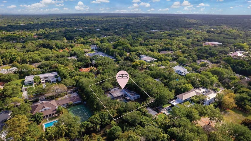 6285 SW 98th St, Pinecrest FL 33156