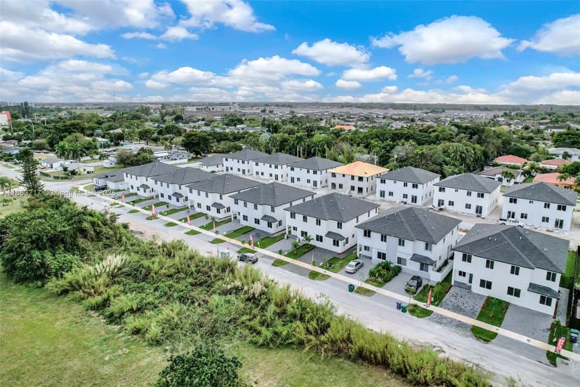 22481 SW 125 AVE # A, Miami FL 33170