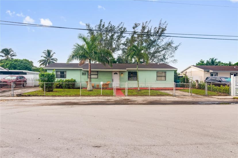 4340 NW 196th St, Miami Gardens FL 33055