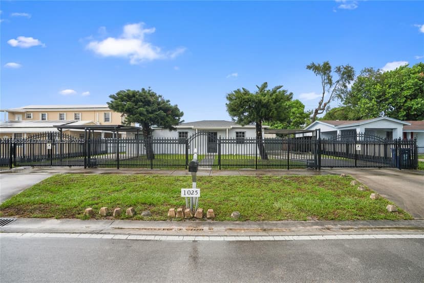 1025 Curtiss Dr, Opa-Locka FL 33054