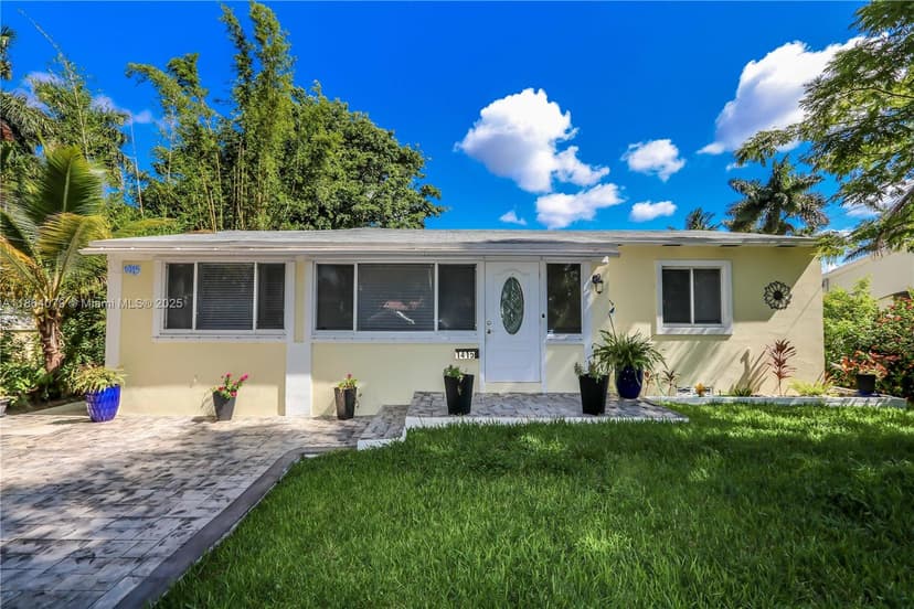 1415 Fletcher St, Hollywood FL 33020