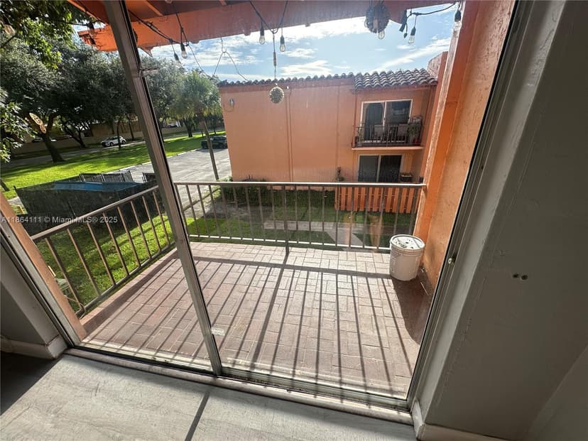 7200 Fairway Dr # H10, Miami Lakes FL 33014