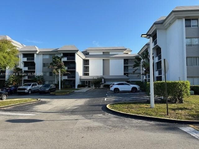 721 N Pine Island Rd # 214, Plantation FL 33324