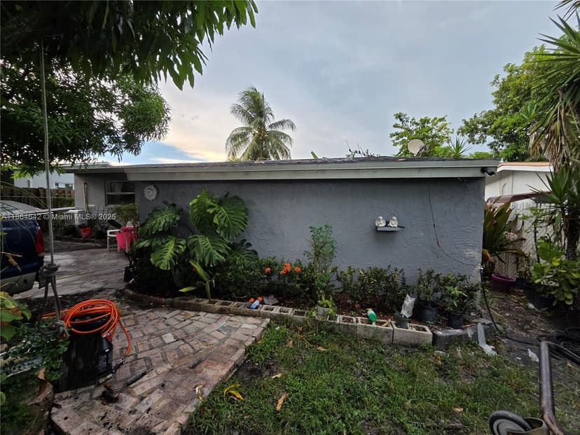 3433 SW 12th Pl, Fort Lauderdale FL 33312