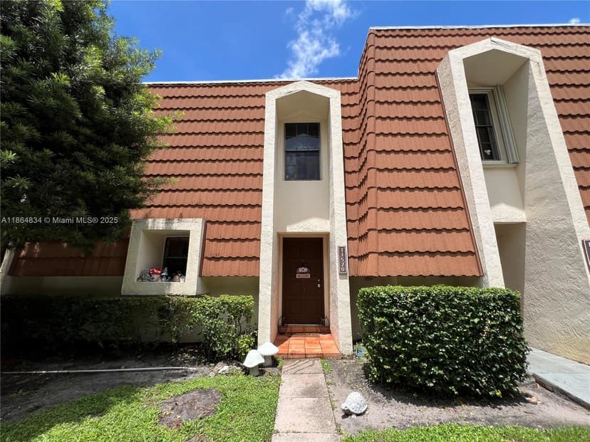 11579 NW 2nd St, Plantation FL 33325