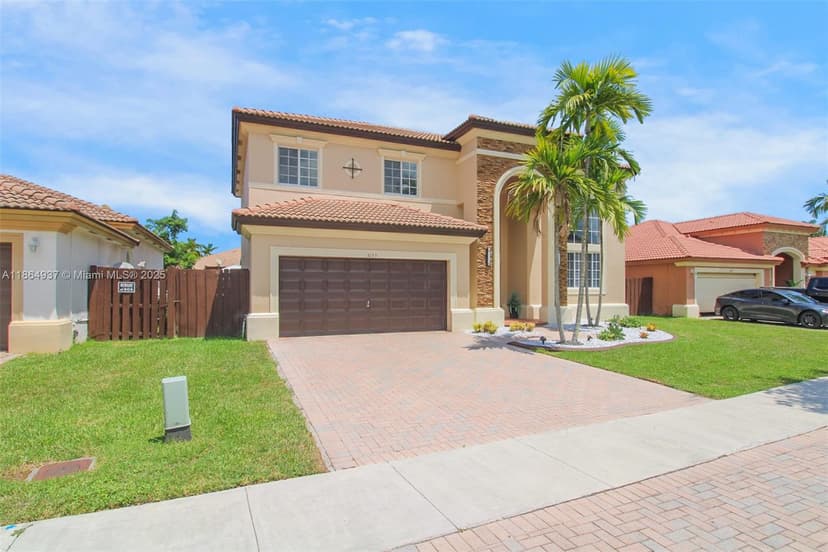 1033 NE 35th Ave, Homestead FL 33033