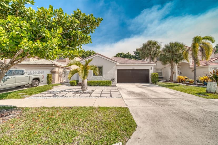 15819 NW 4th St, Pembroke Pines FL 33028