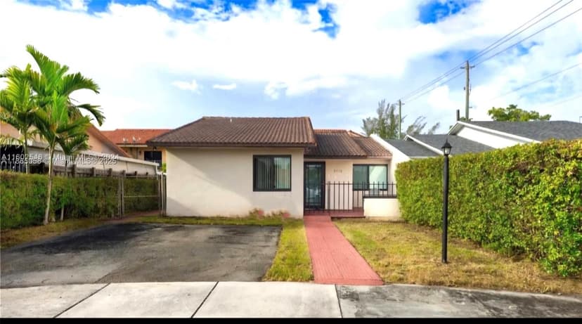 11570 SW 5th St, Sweetwater FL 33174