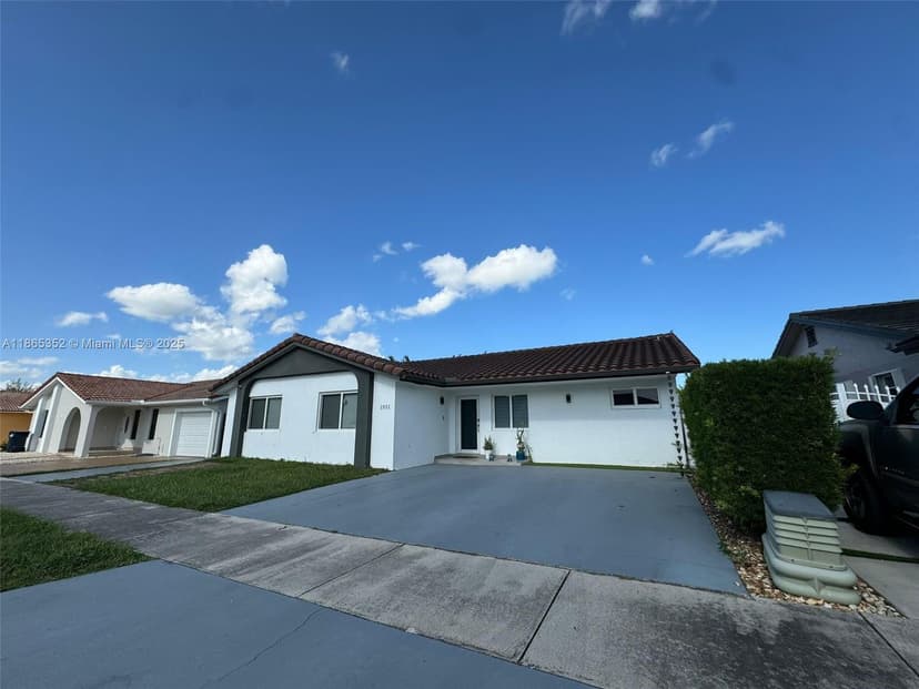 1051 NW 128th Ave, Miami FL 33182