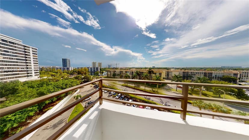 600 Three Islands Blvd # 607, Hallandale Beach FL 33009