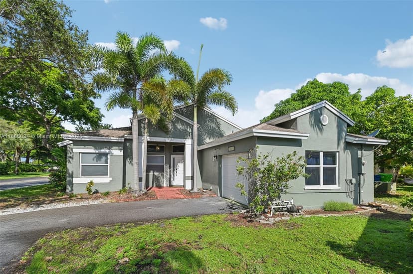10681 Lago Welleby Dr, Sunrise FL 33351