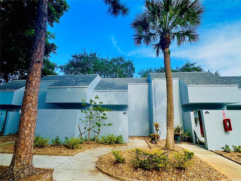 33 Deer Creek Rd # D103, Deerfield Beach FL 33442