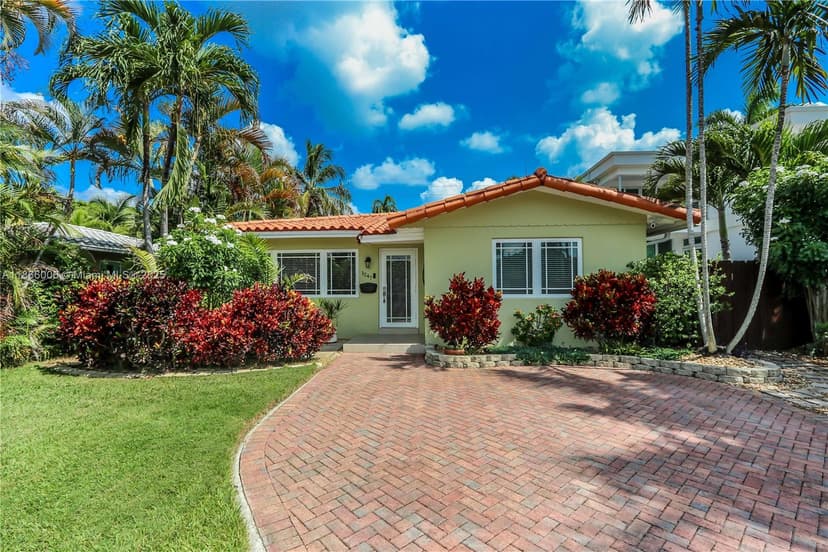 1247 Washington St, Hollywood FL 33019
