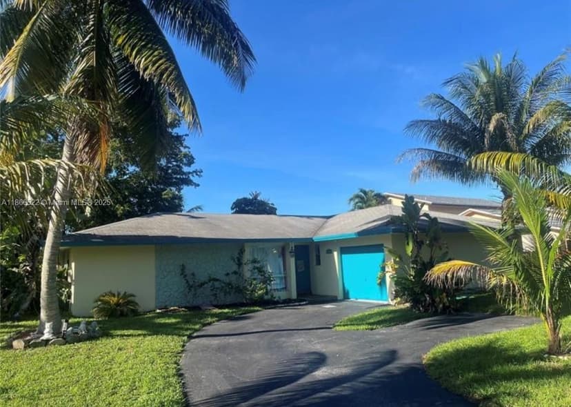 7551 SW 42nd Pl, Davie FL 33314