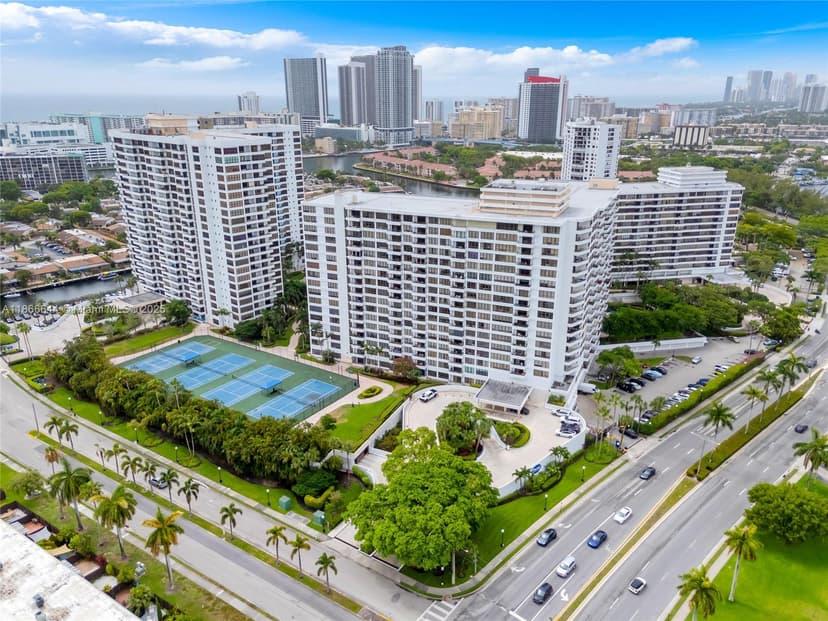 600 Three Islands Blvd # 310, Hallandale Beach FL 33009