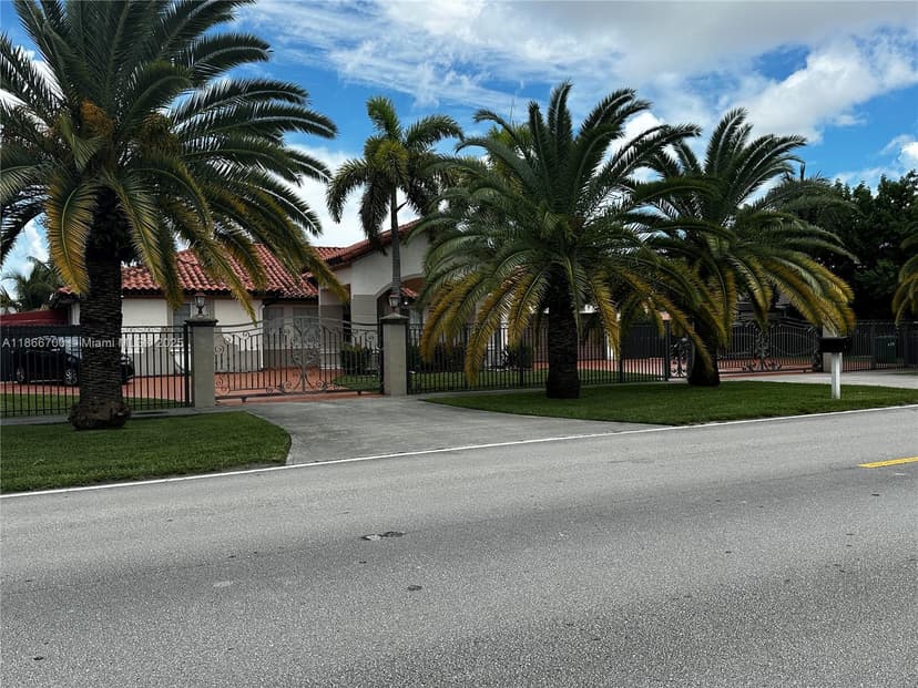 12365 NW 6th St, Miami FL 33182