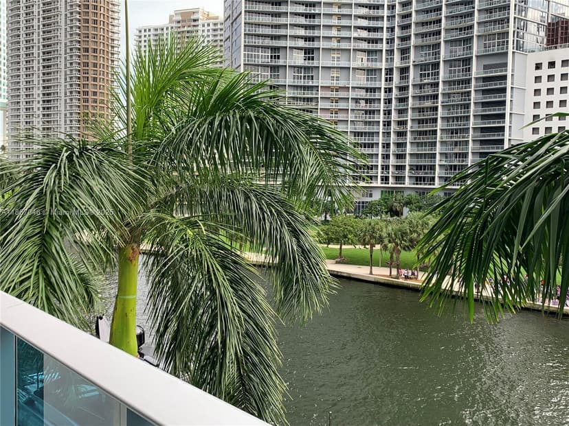 200 Biscayne Boulevard Way # 304, Miami FL 33131