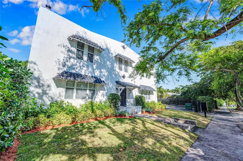 893 NE 81st St, Miami FL 33138