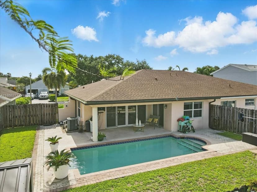 5874 SW 97th Ter, Cooper City FL 33328