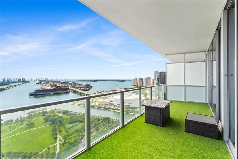 1100 Biscayne Blvd # 4004, Miami FL 33132