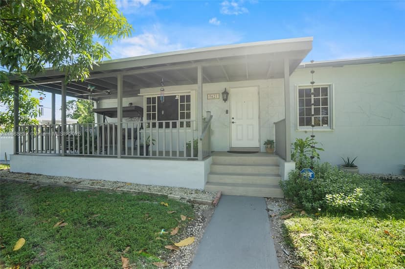5621 E 1st Ave, Hialeah FL 33013