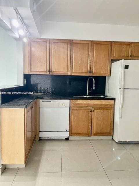 310 SW 10th Ter, Hallandale Beach FL 33009