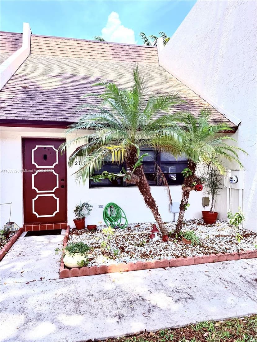 2111 NE 14th Ave, Hollywood FL 33020