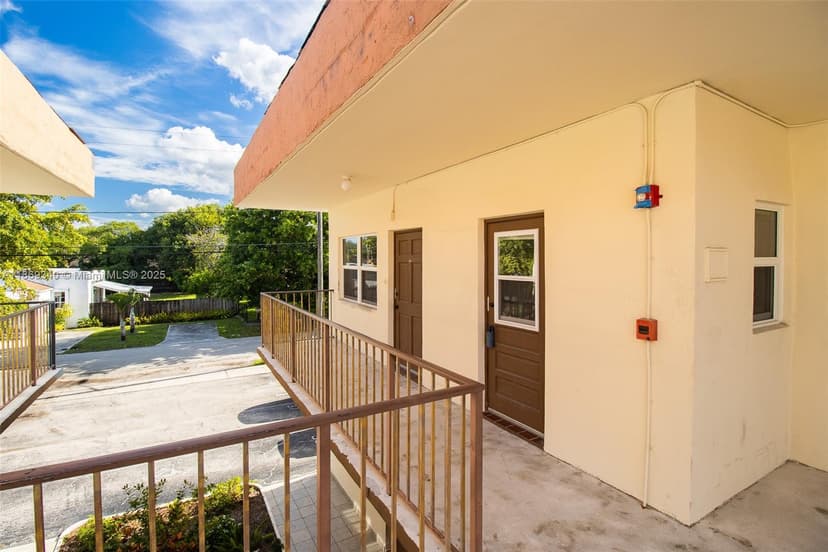 415 NE 2nd St # 223, Hallandale Beach FL 33009