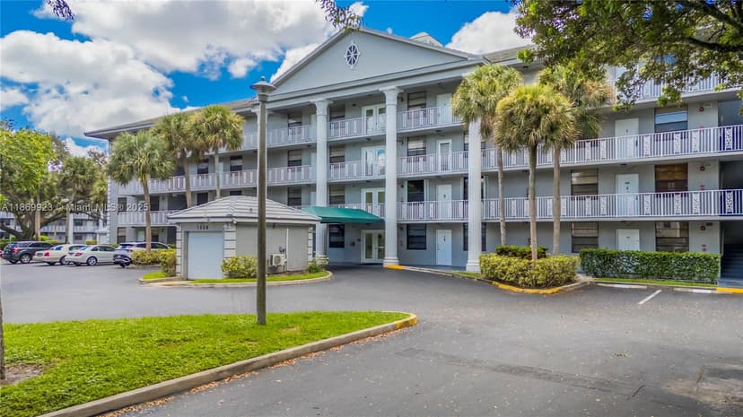 1506 Whitehall Dr # 101, Davie FL 33324