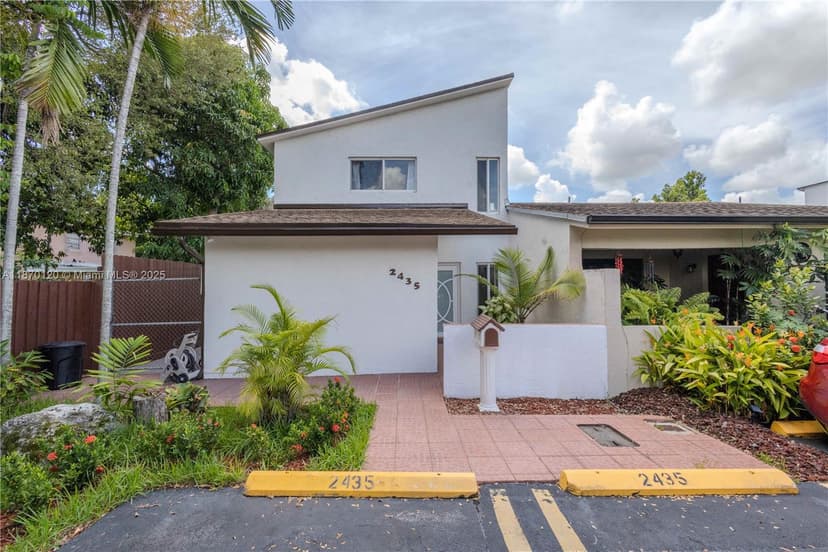 2435 SW 11th St # B, Miami FL 33135