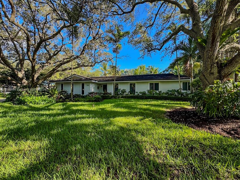 7585 SW 163rd St, Palmetto Bay FL 33157