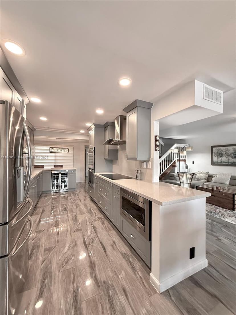 9703 N New River Canal Rd # 102, Plantation FL 33324