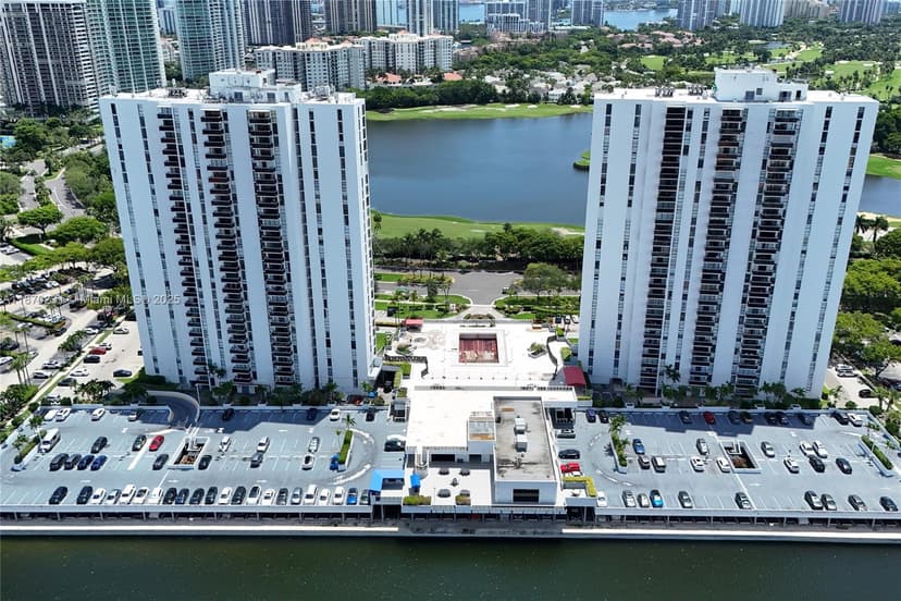 3675 N Country Club Dr # 204, Aventura FL 33180