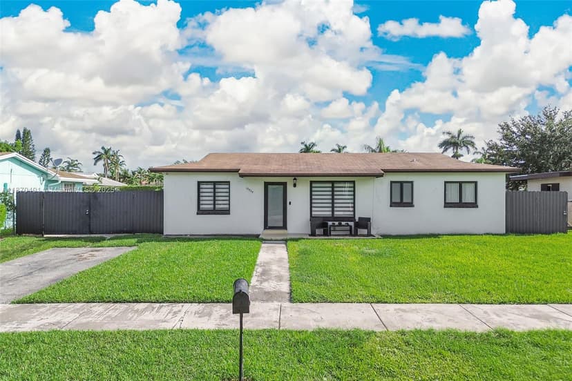 10925 SW 141st Ln, Miami FL 33176