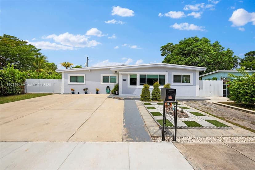 18022 NW 7th Ct, Miami Gardens FL 33169