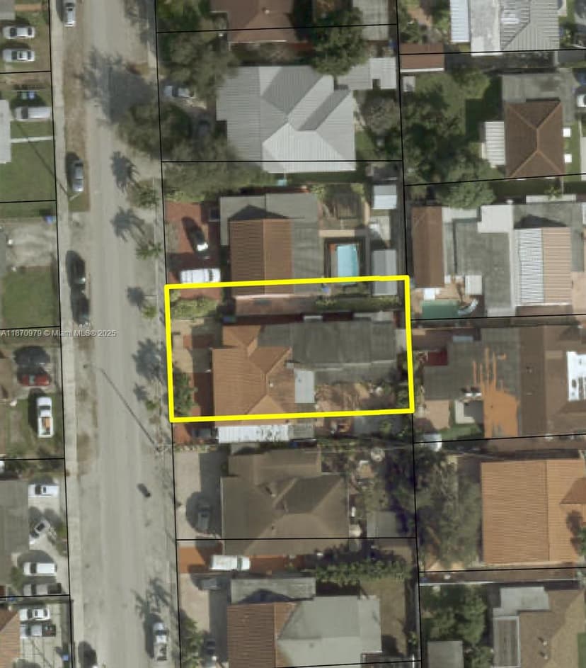 911 NW 30th Pl, Miami FL 33125