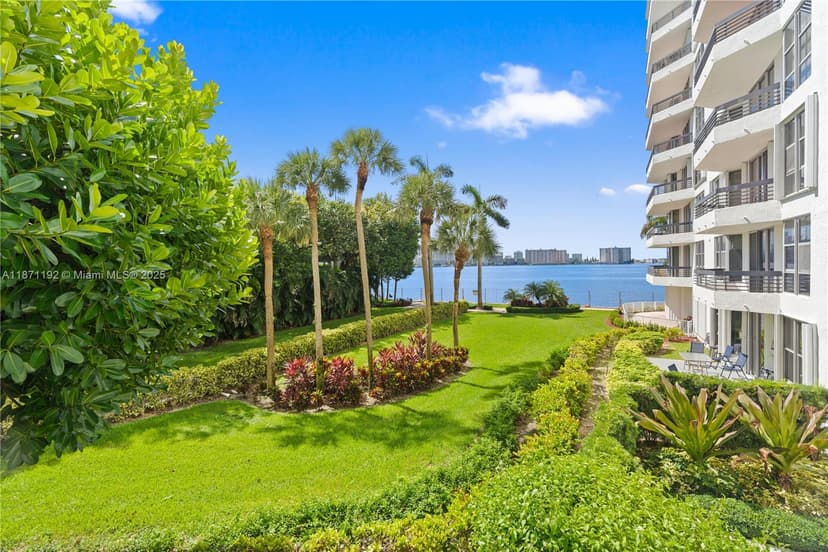 3600 Mystic Pointe Dr # 215, Aventura FL 33180