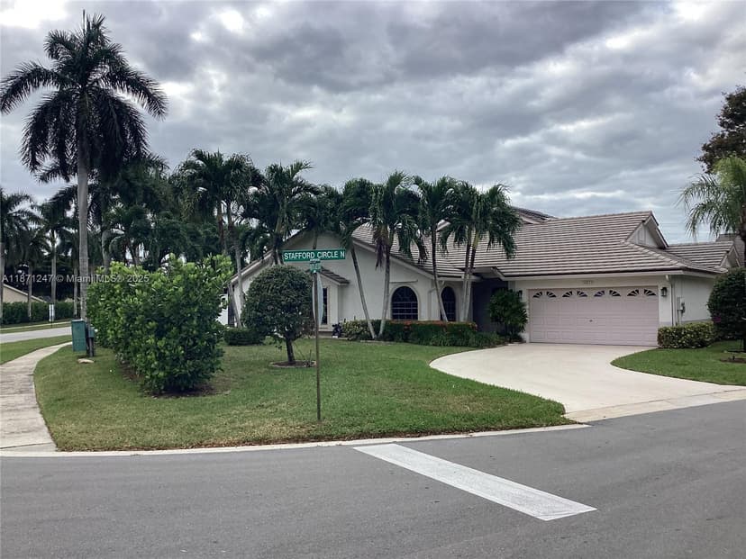 10893 N Stafford Cir N, Boynton Beach FL 33436