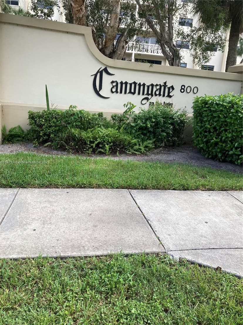 800 NE 195th St # 314, Miami FL 33179