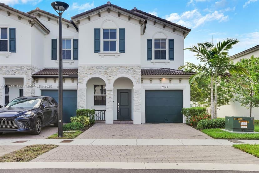 12609 NW 23rd Pl, Miami FL 33167
